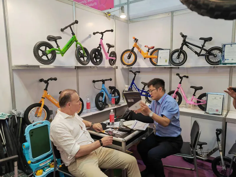 Fabricantes de bicicletas de equilibrio
